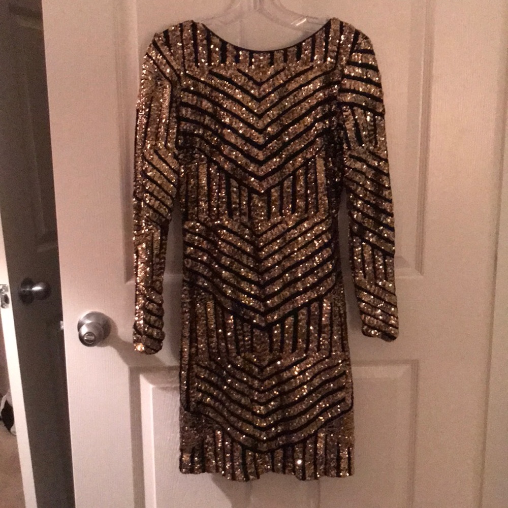 Dress The Population Gld Sequined Scoop Back Dress